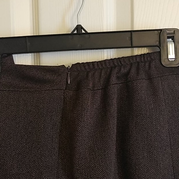 Skirt suit - Picture 2 of 4